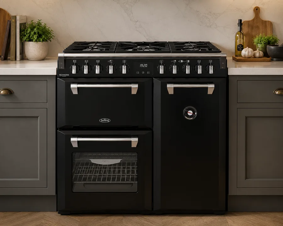 Large range cooker with a hob and multiple compartments